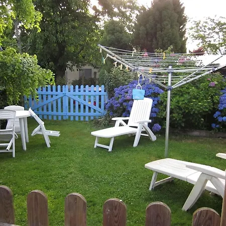 Gîte Les Lutins Bleus Guillac  Extérieur photo